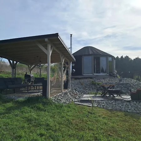 אוהל מפואר Mucharskie Echo Jurta & Sauna Z Widokiem Na Jezioro