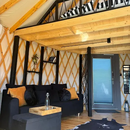 Mucharskie Echo Jurta & Sauna Z Widokiem Na Jezioro Luxussátor *