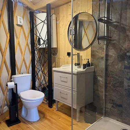 אוהל מפואר Mucharskie Echo Jurta & Sauna Z Widokiem Na Jezioro *